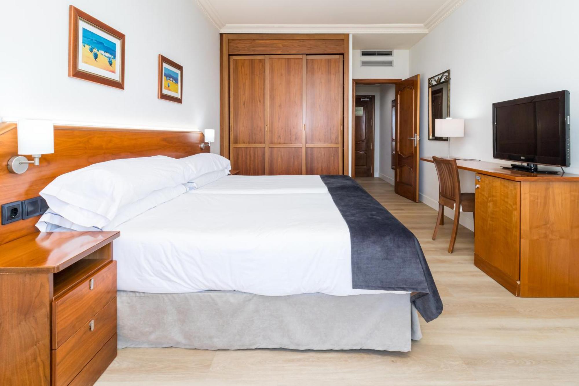 Hotel Spa Milagros Golf Mogro Exterior foto